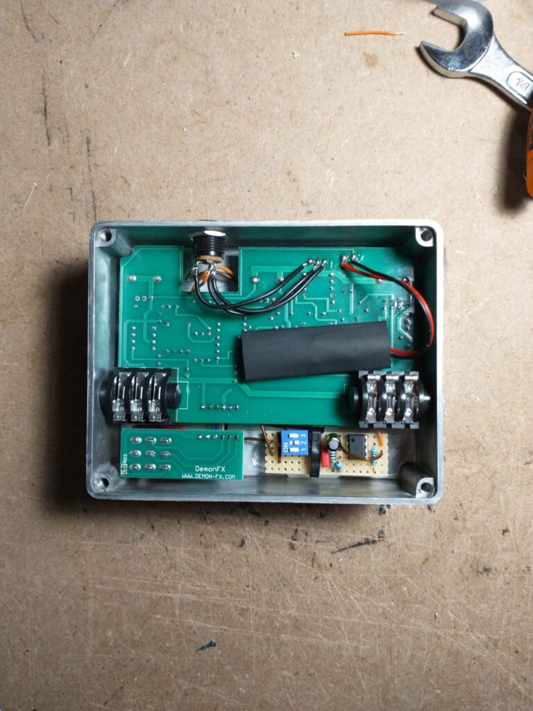 modification sur une pédale d'effet